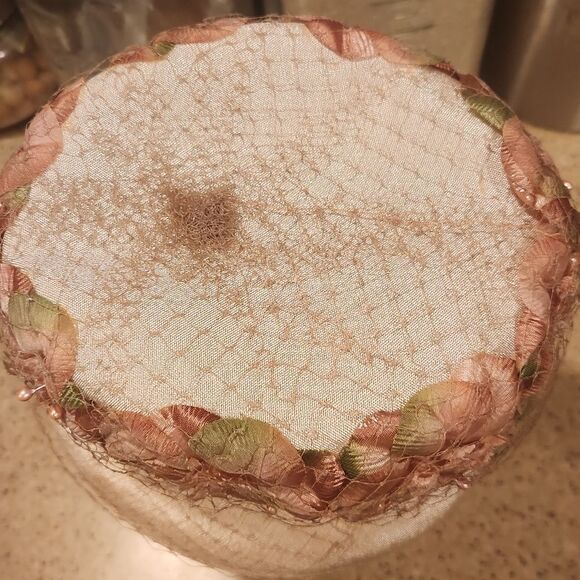 Vintage Pillbox Floral Hat with Netting Union Made - Picture 5 of 7